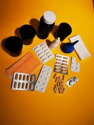 医疗用品与健康保健行业 从工作人员到健身器材代理的全景分析